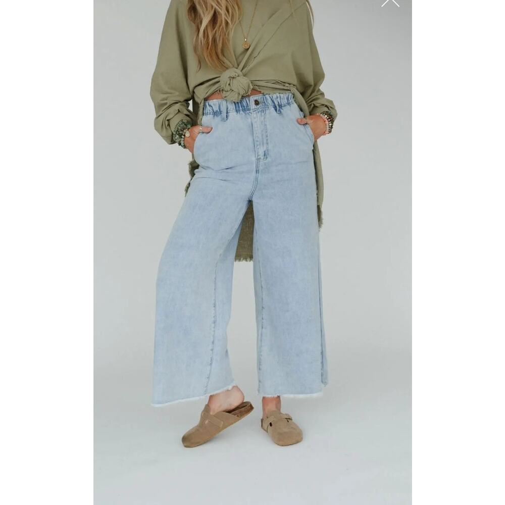 Simply You Wide Leg Jeans - Light Wash - Picture 4 of 8